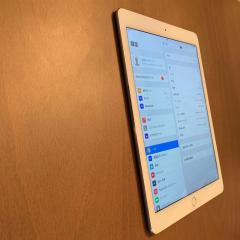 Apple iPad AIR2 32G シルバー Wi-Fiモデル 3